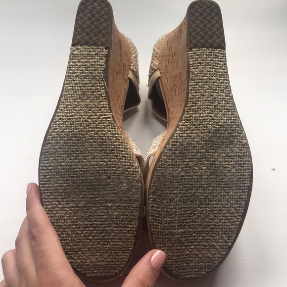 TOMS Nude Lace Wedges - Picture 5 of 5